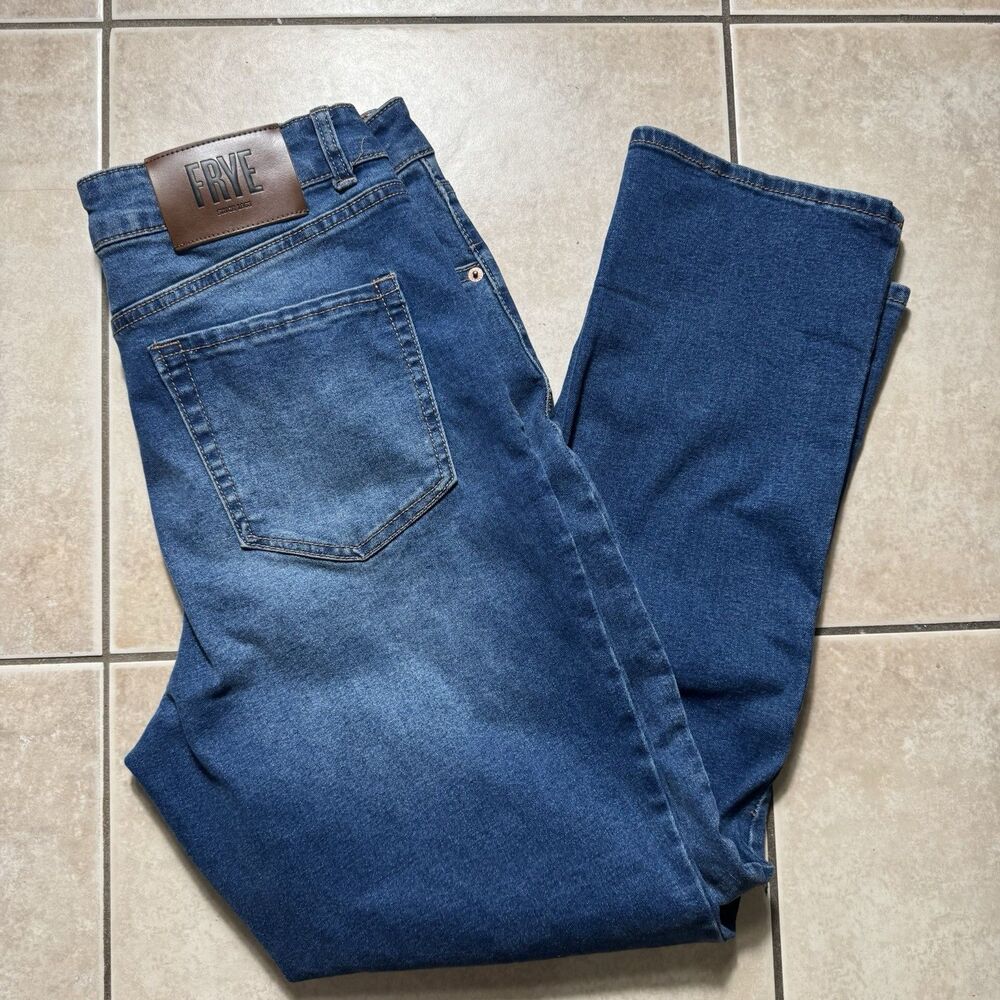 Frye Men's Straight Jeans Size 32x32 Medium Wash Denim 100% Cotton Casual Blue